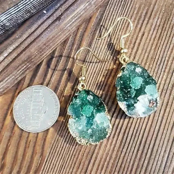 Druzy Agate Teardrop Earrings Gold Plated Green - Picture 2 of 3